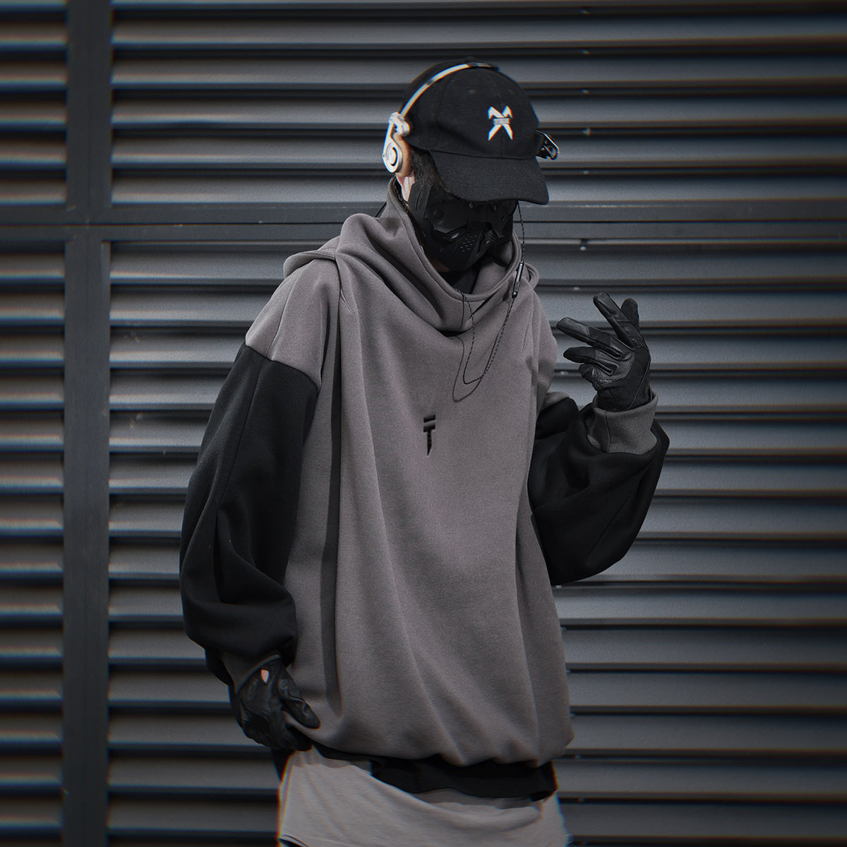 HiH51 Grey T-Tech Hoodie – Niepce