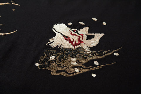 Camiseta con bordado Wolf Revolution
