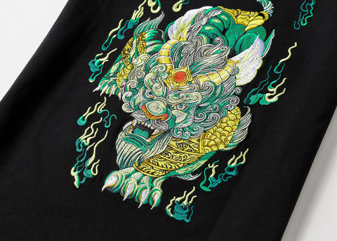 T-Shirt mit smaragdgrüner Tiger-Stickerei