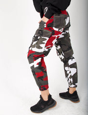 Zweifarbige Jogginghose mit Camouflage-Muster für Damen