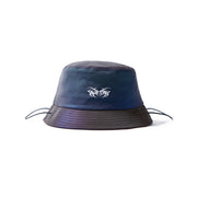 Sombrero de pescador con reflejo morado
